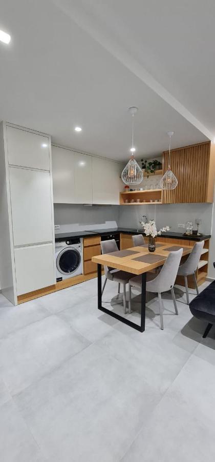 דירות סרנדה Luxurious Apartament מראה חיצוני תמונה